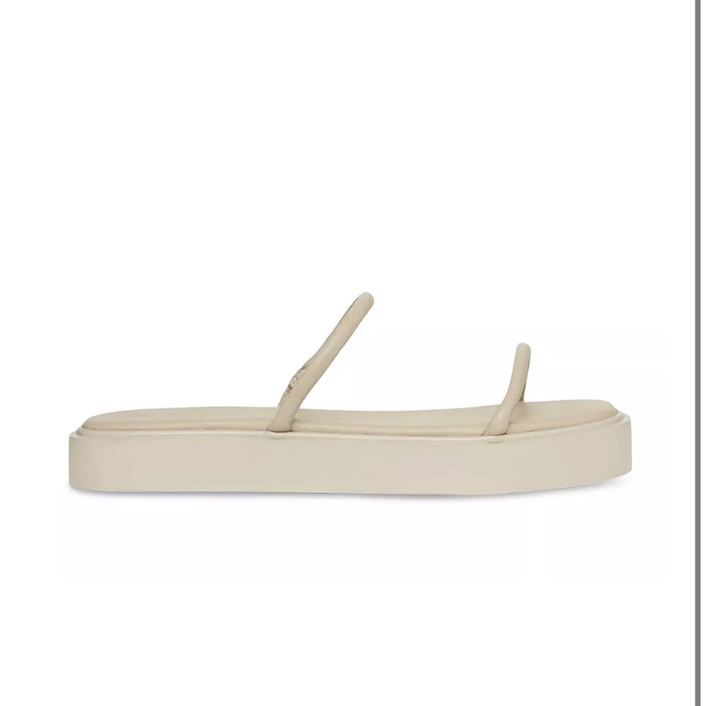 St. Agni Cream Minimalist Platform Toe-Loop Sandals